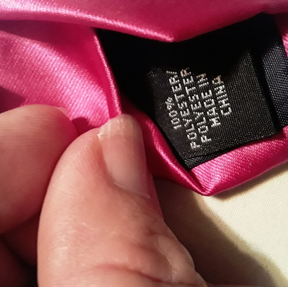 Van Heusen men's solid color fuschia tie - Picture 6 of 6